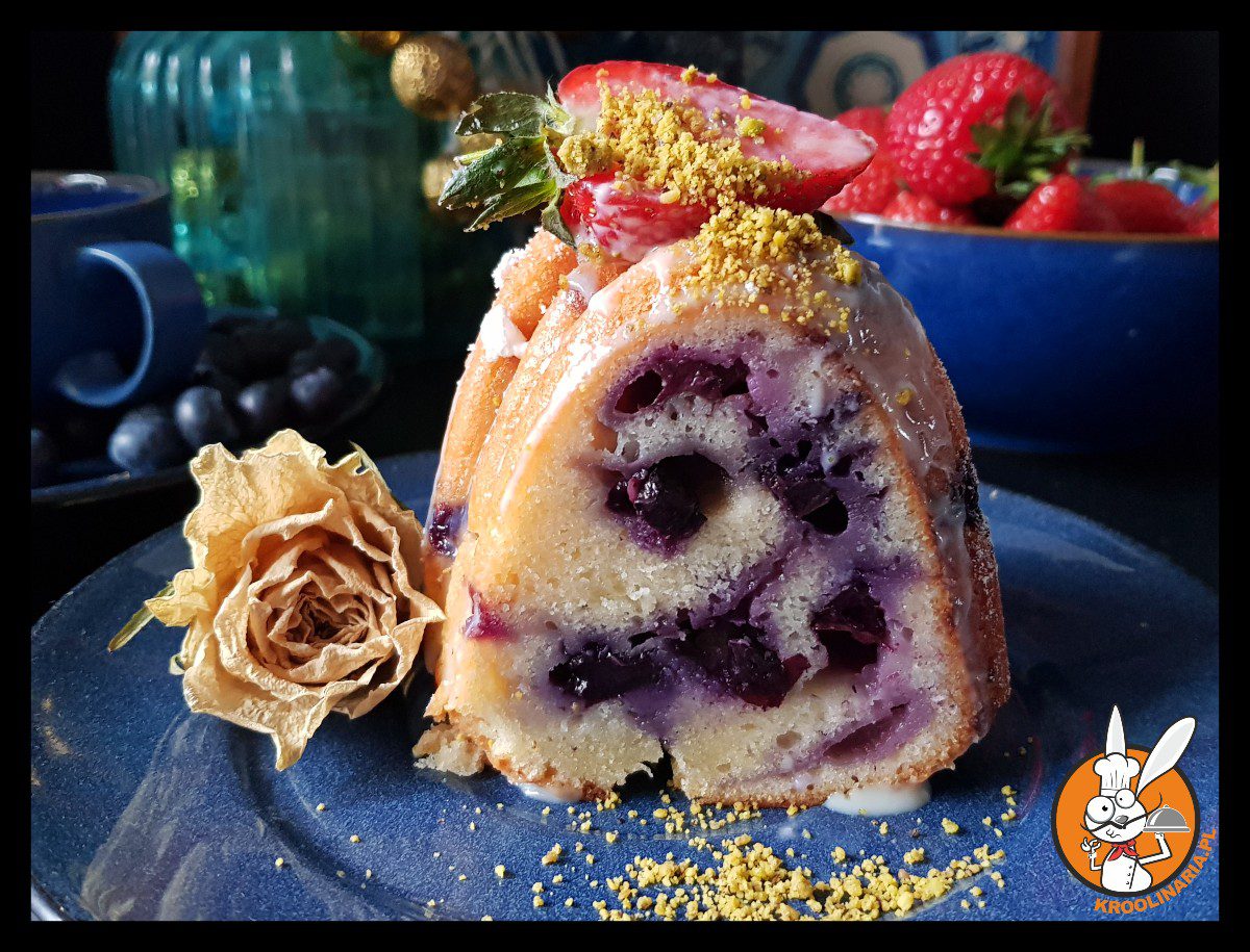 ciasto nadziewane jagodami