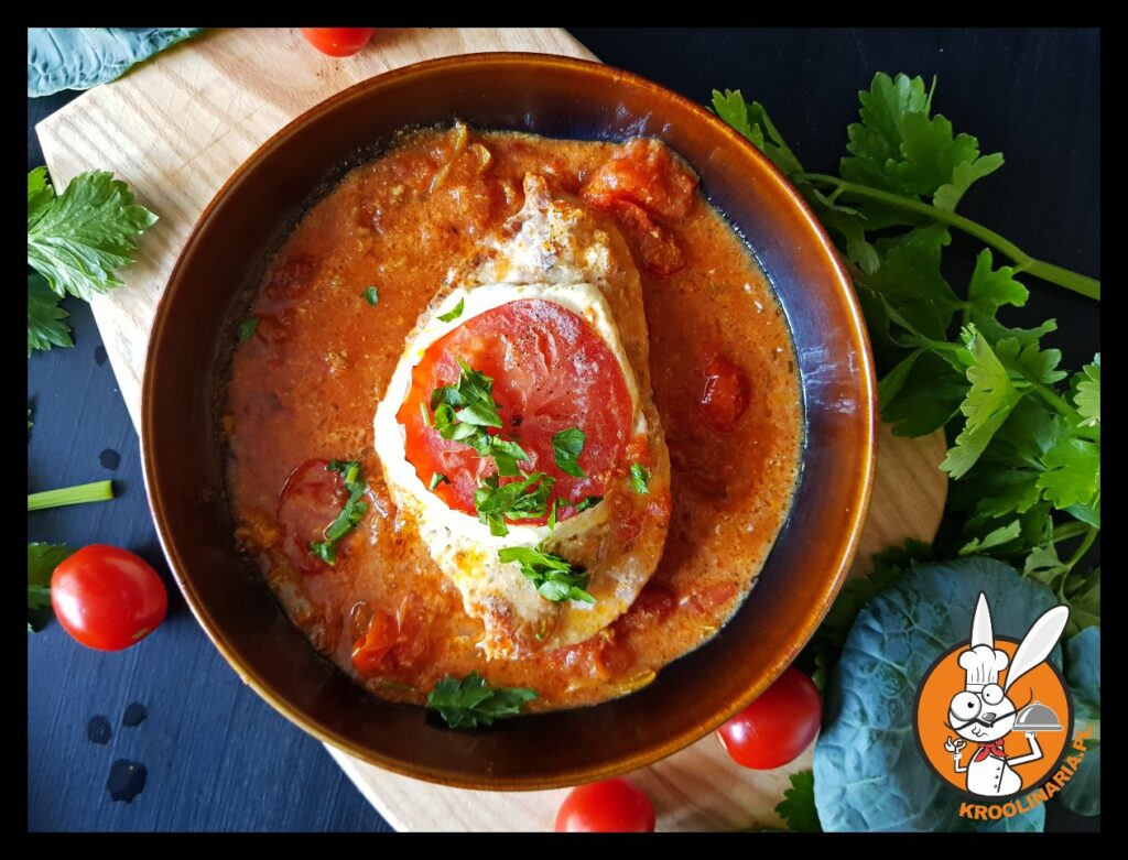 pierś z kurczaka w sosie pomidorowym 