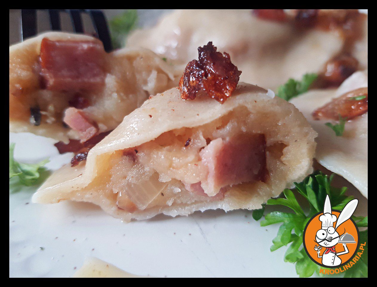 Pierogi z ziemniakami i kiełbasą