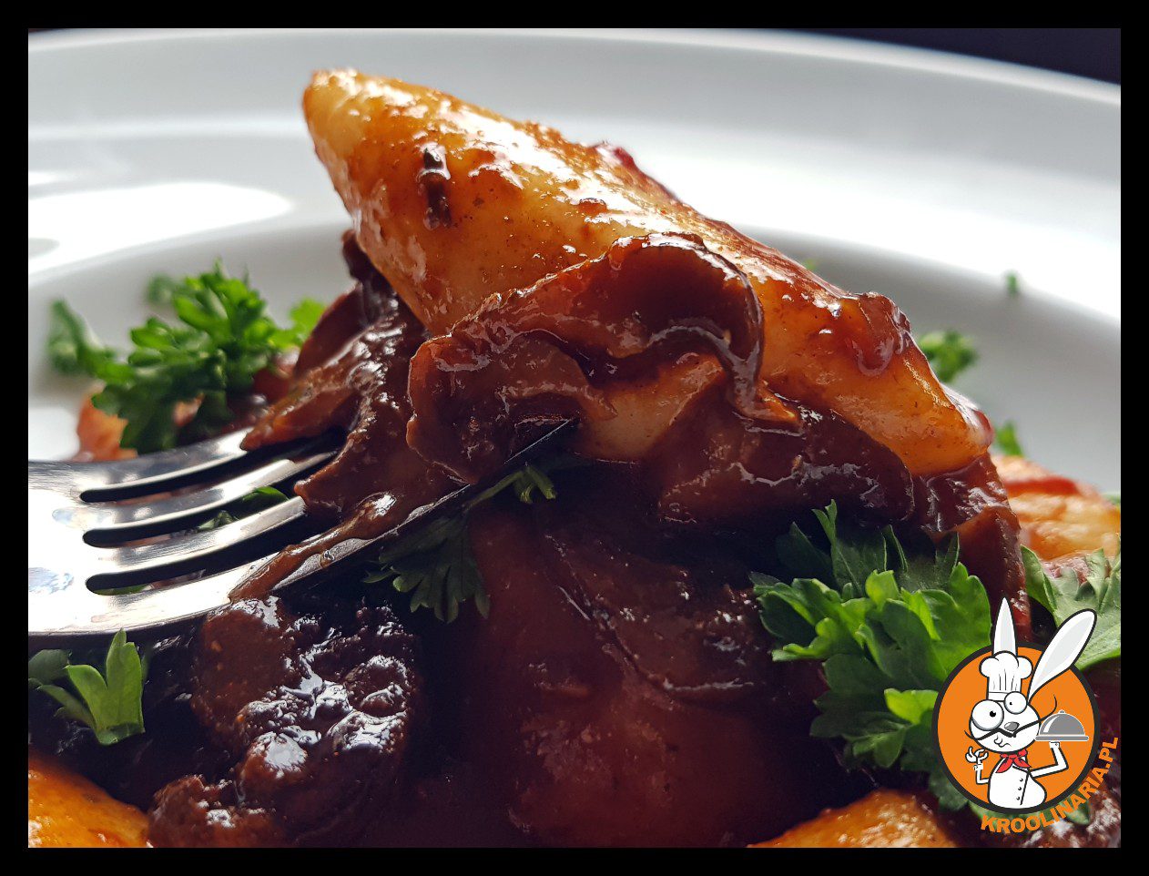 Kopytka serowe z sosem pieczarkowym