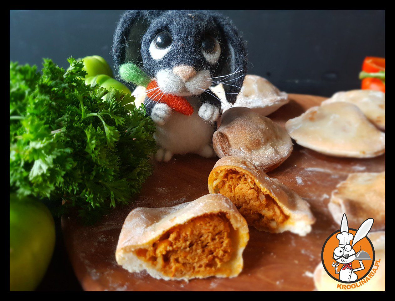 Pierożki drożdżowe z nadzieniem mięsnym