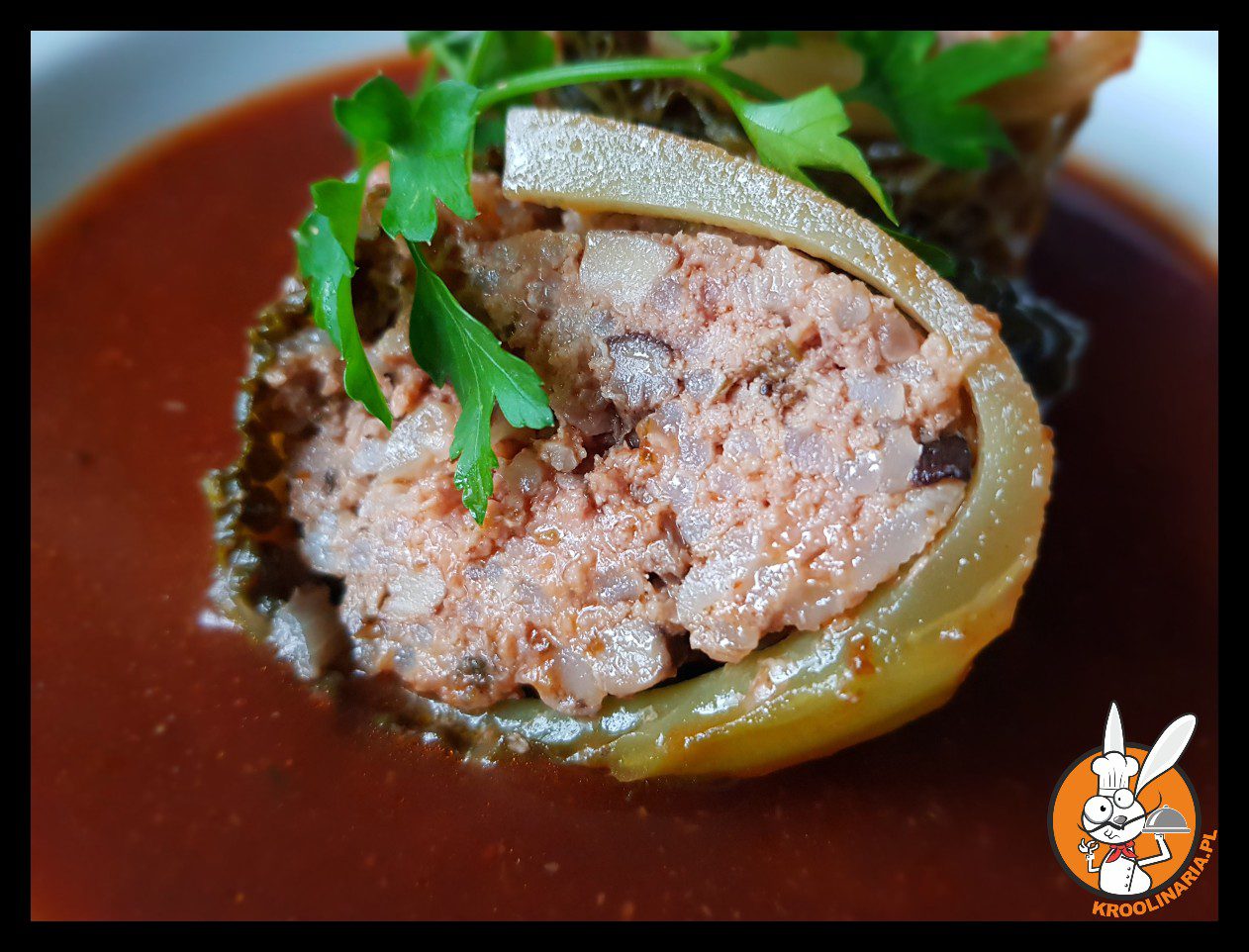 Gołąbki z wołowiną w sosie pomidorowo wołowym