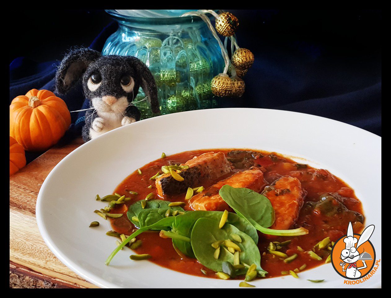 Łosoś w sosie paprykowym ze szpinakiem