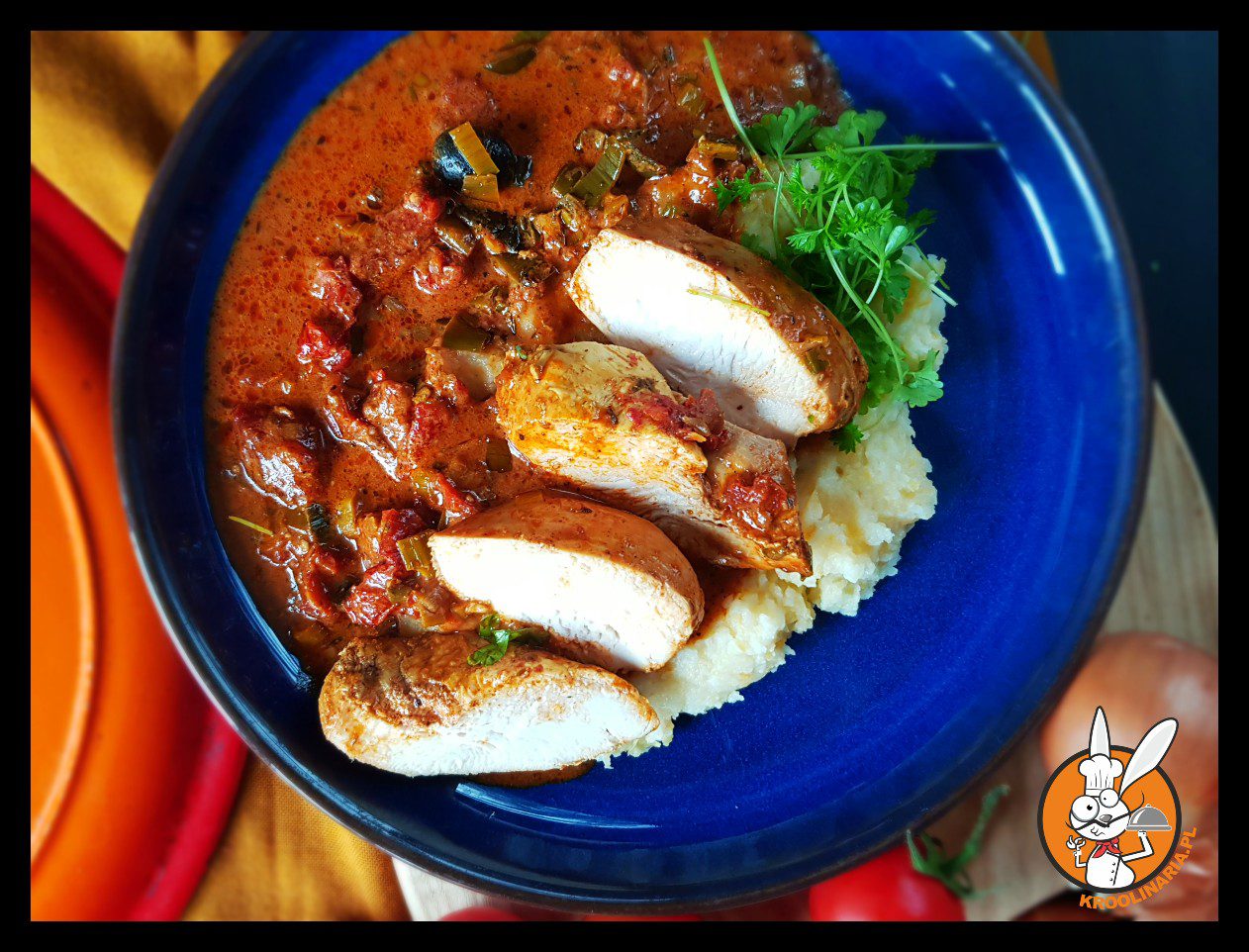 Pierś z kurczaka w sosie z suszonych pomidorów