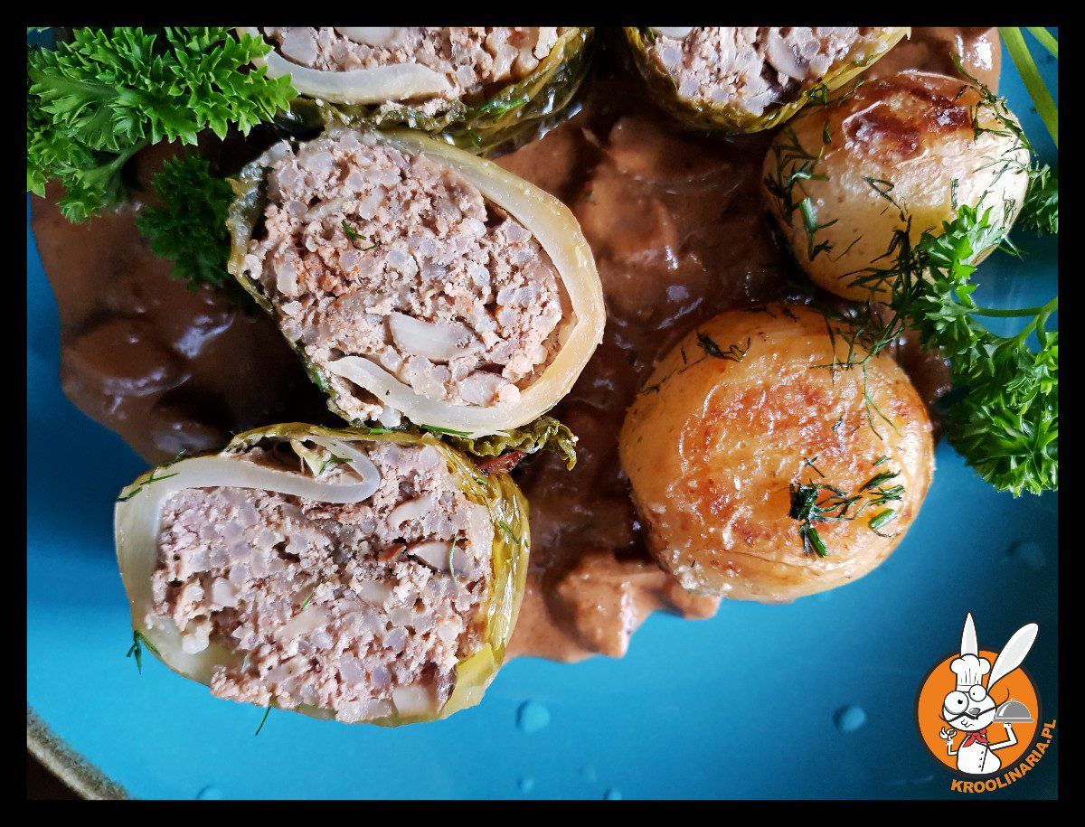 Gołąbki z grzybami w sosie mocno grzybowym