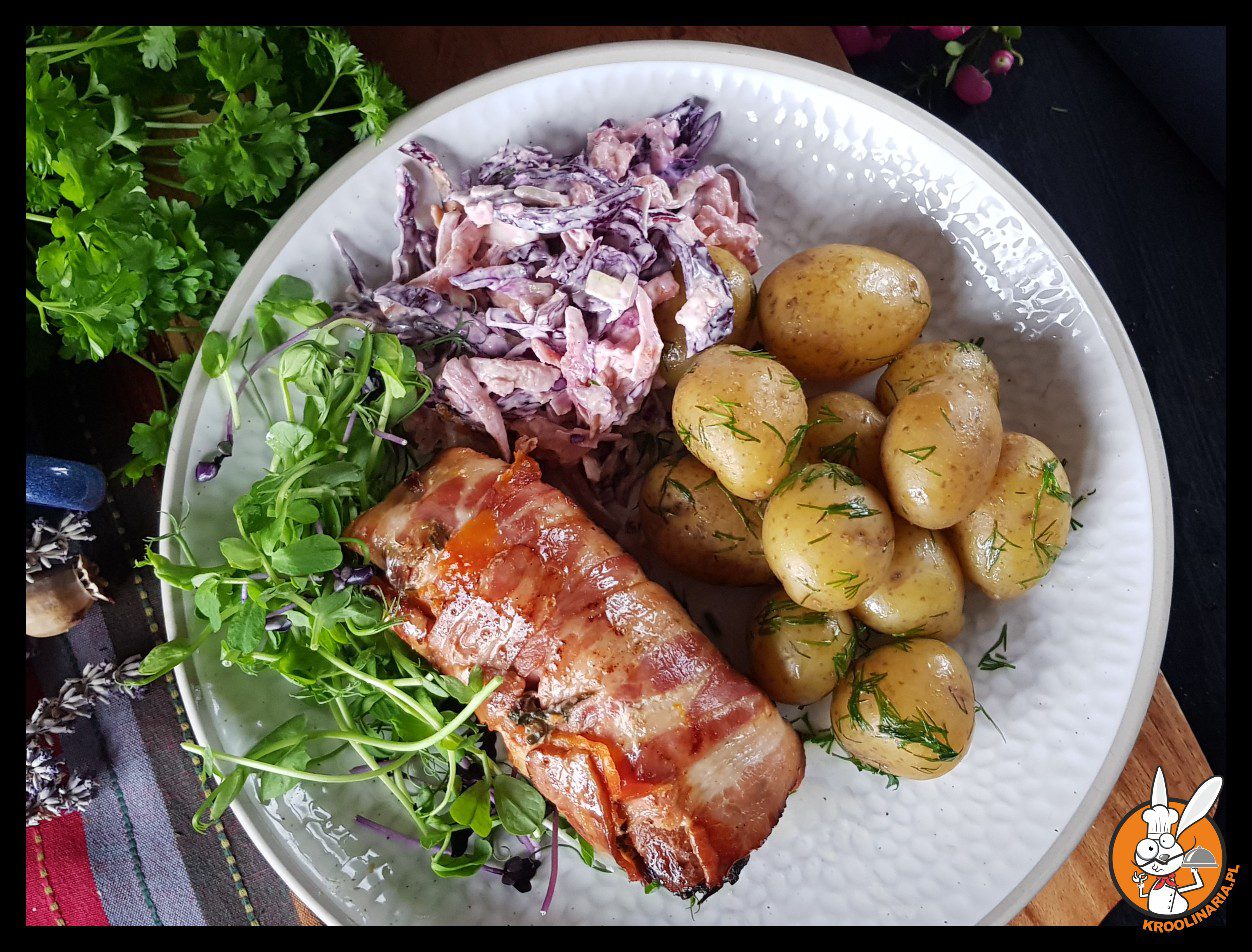 Kolorowe roladki z kurczaka z marchwią i burakiem