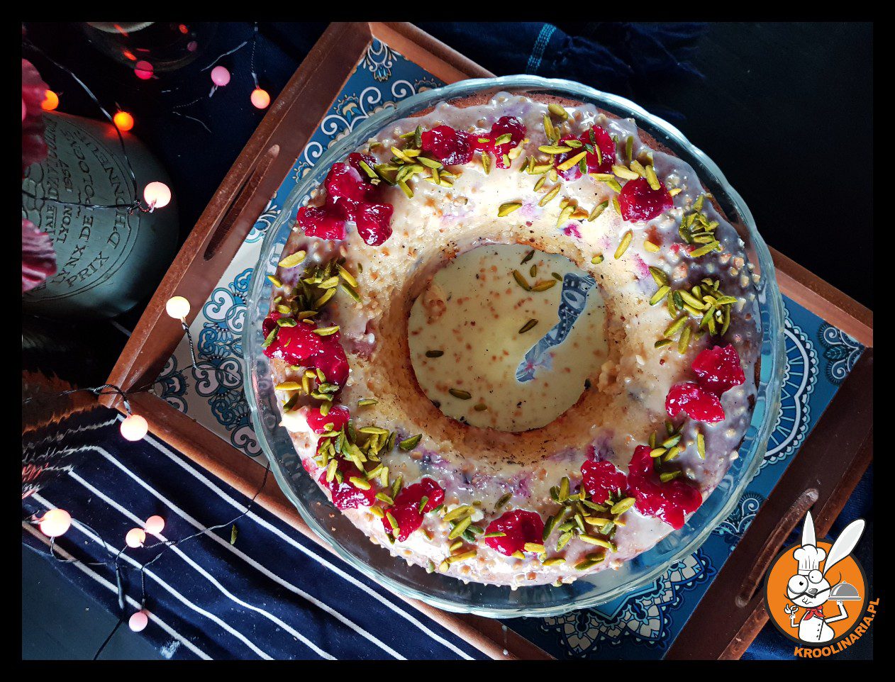 Ciasto cytrynowe z żurawiną i polewą z białej czekolady