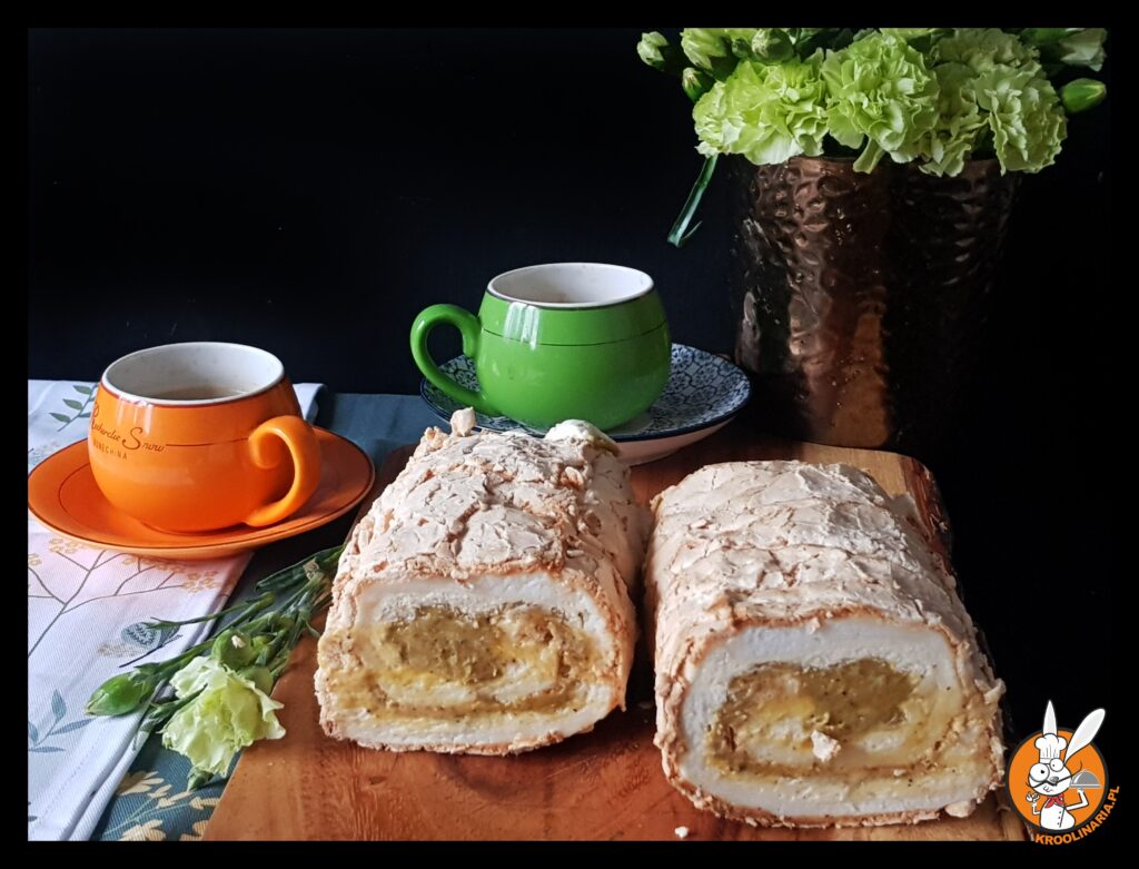 rolada bezowa z kiwi curd 