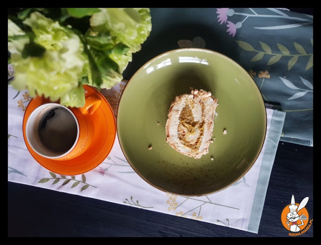 rolada ze śmietaną i kiwi 