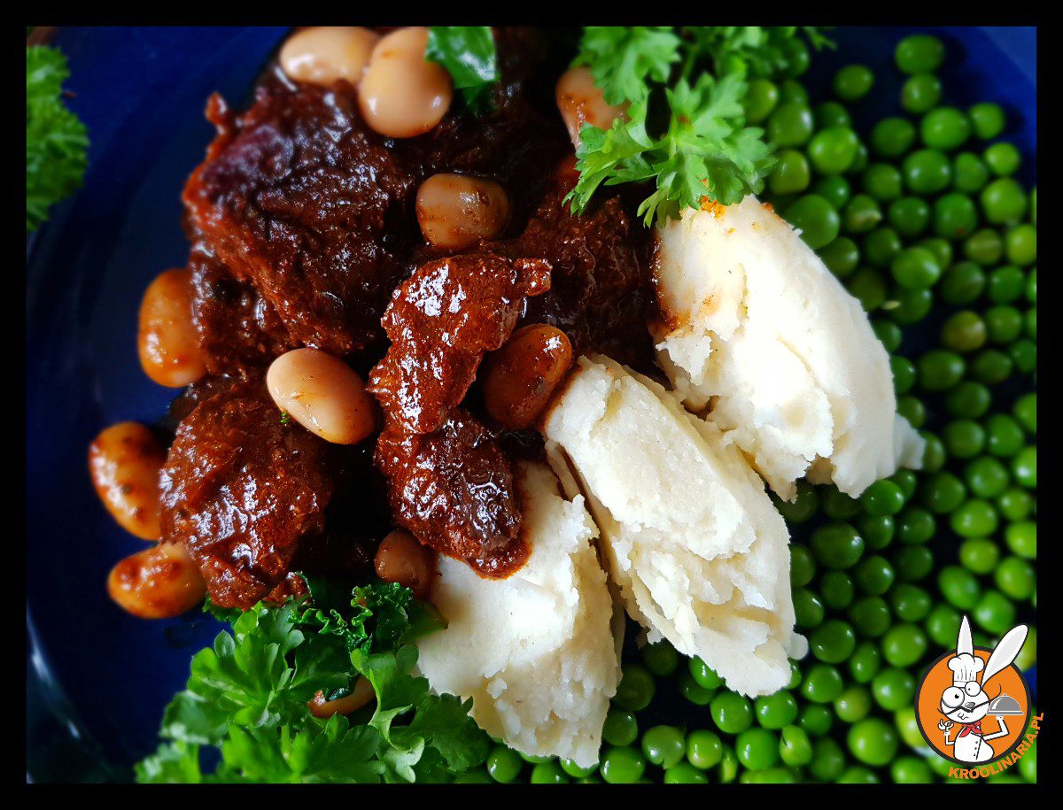 Gulasz wołowy z fasolą