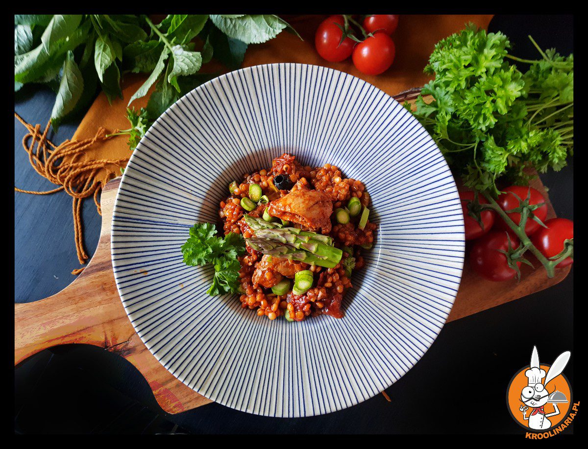 Pomarańczowy kurczak z perłowym kuskusem