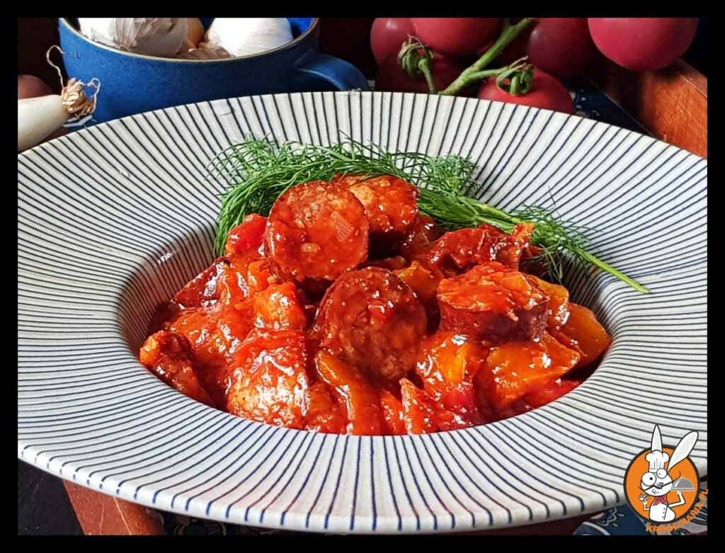 leczo z ajvarem i kiełbasą 