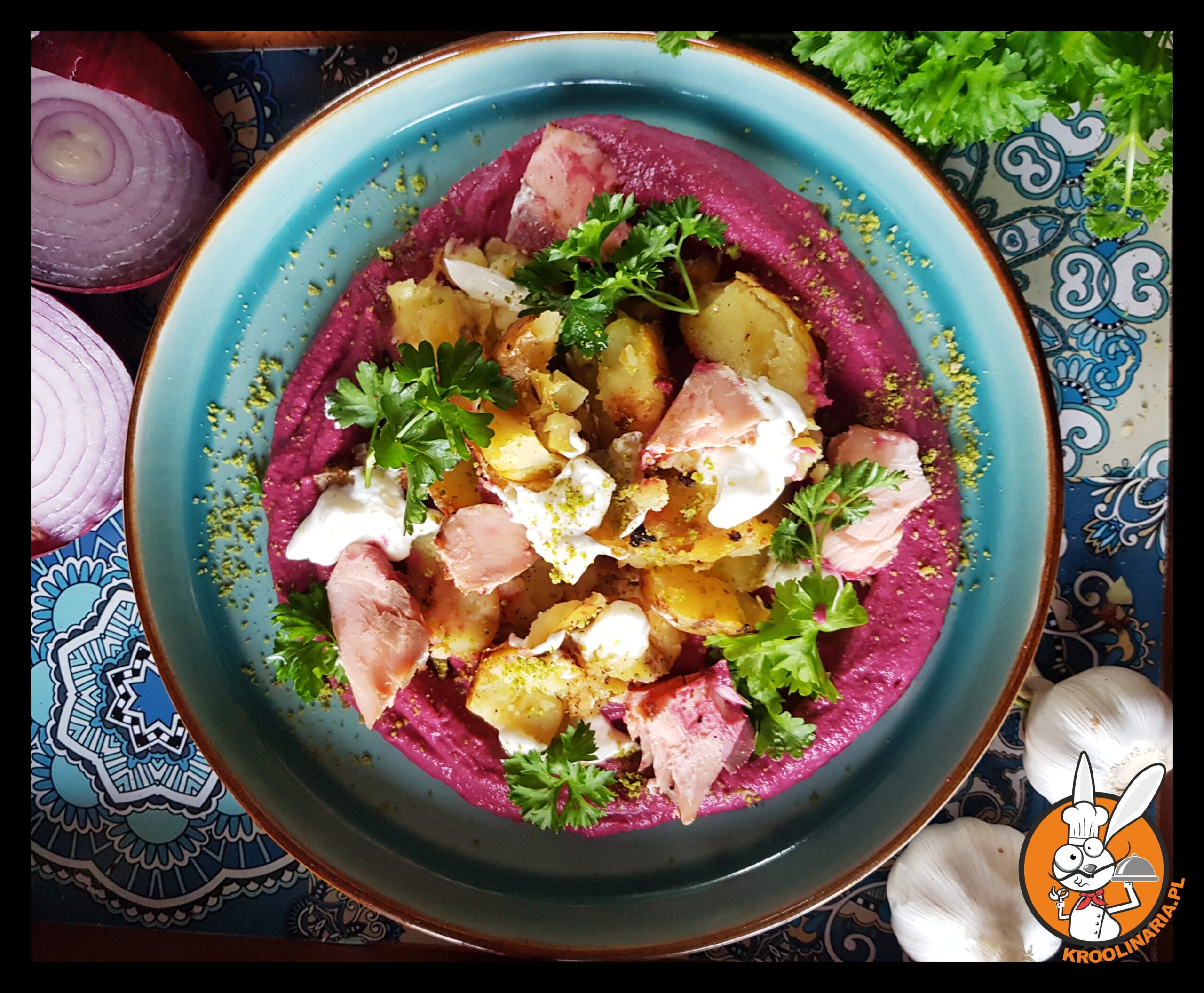 Pasta z buraka i fasoli z pieczonymi ziemniakami