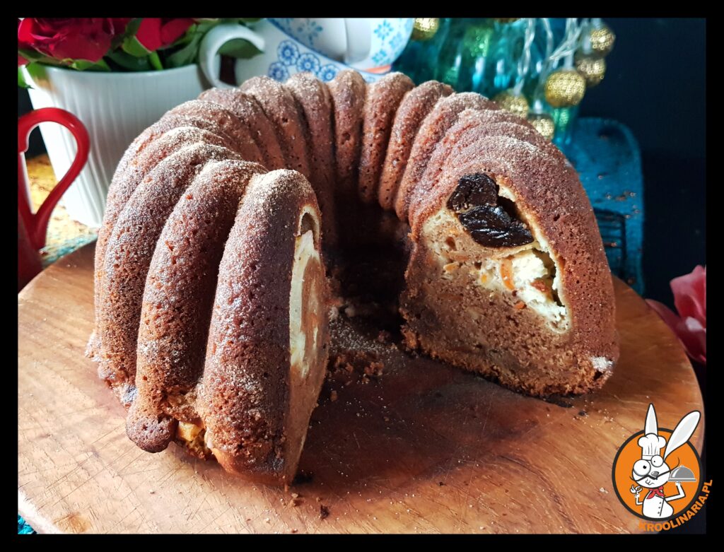 babka z nadzieniem śmietankowym 