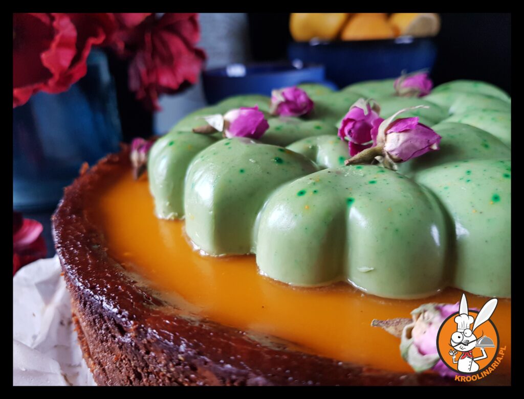 sernik z pistacjową namelaką 