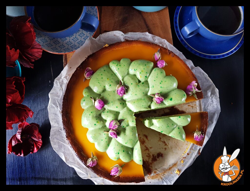 sernik z kremem pistacjowym 