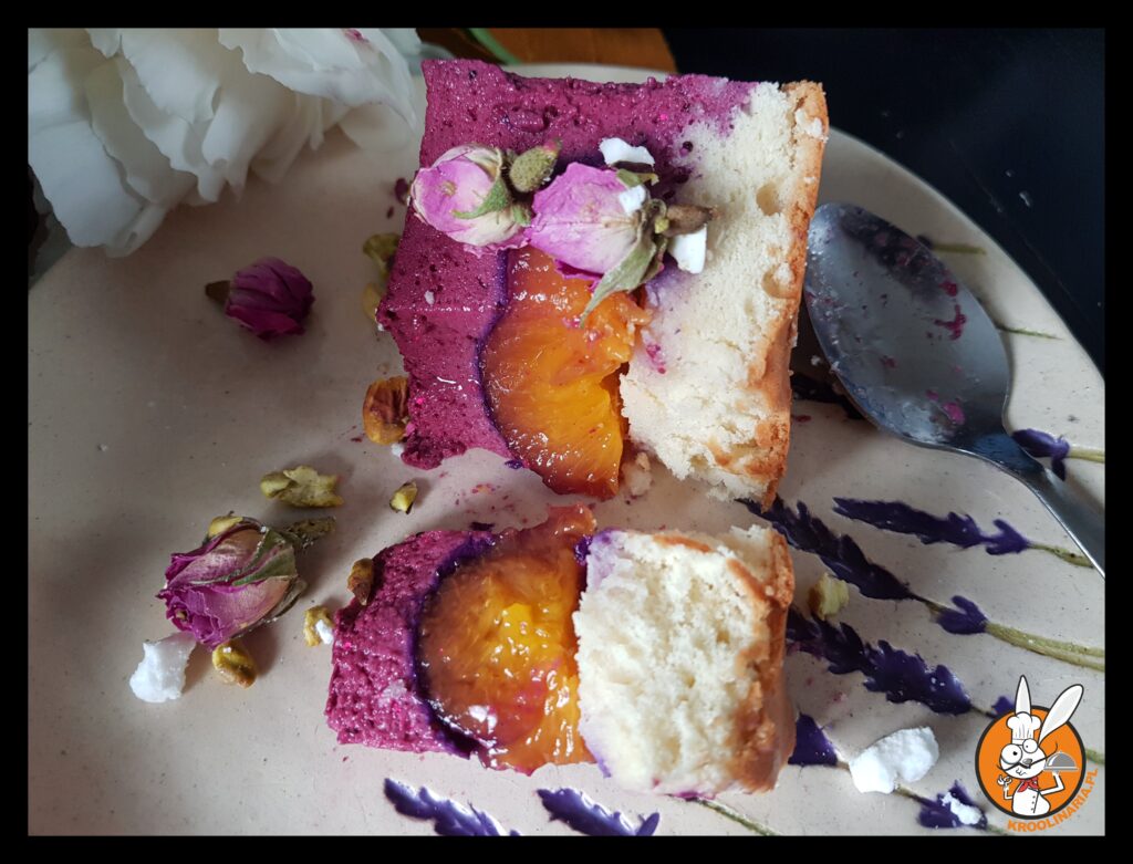 biszkoptowe ciasto z musem z porzeczki 