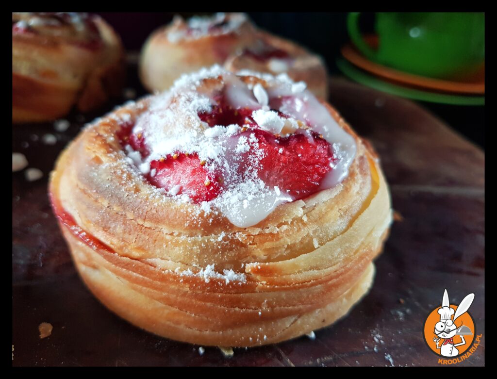 bueczki z truskawkami 