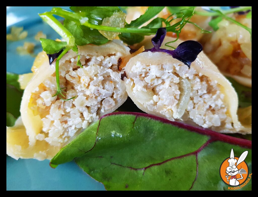 pierogi z nadzieniem serowym 