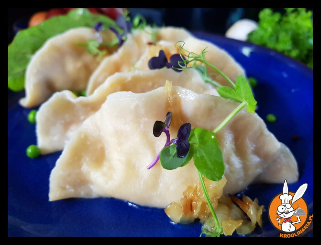 pierogi  kaszą i serem 