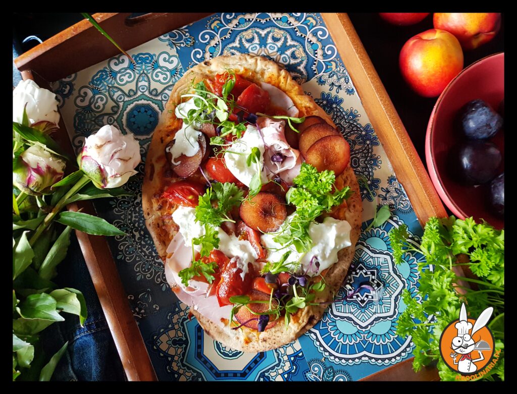 chlebek naan z dodatkami