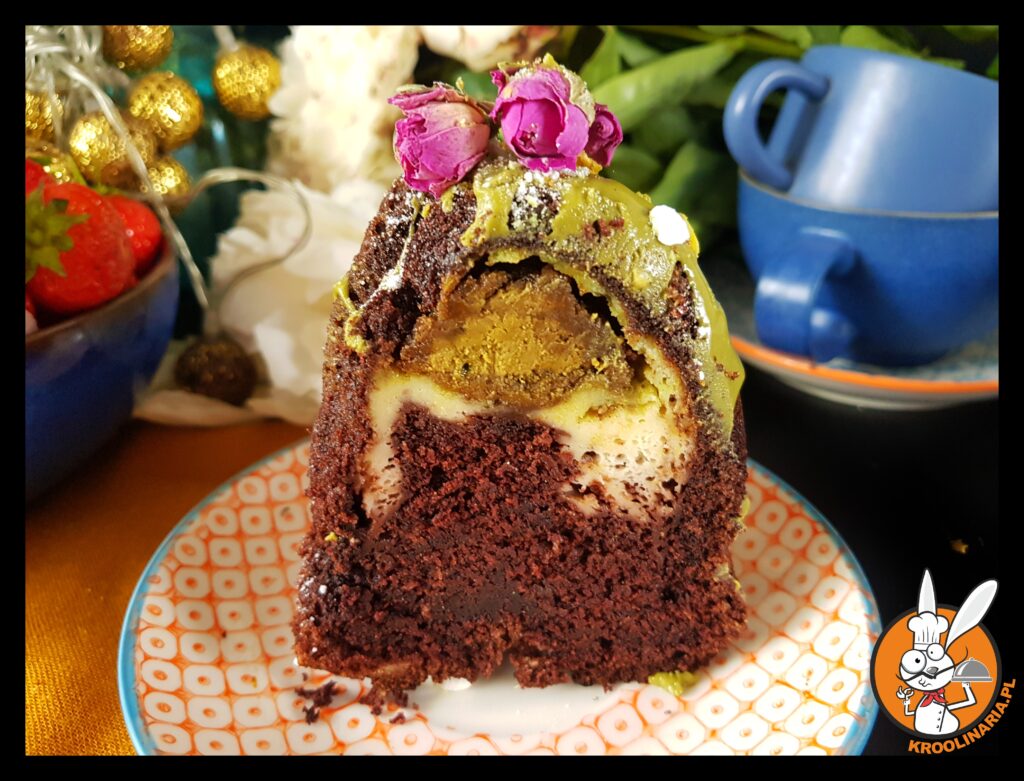 babka z nadzieniem pistacjowym 