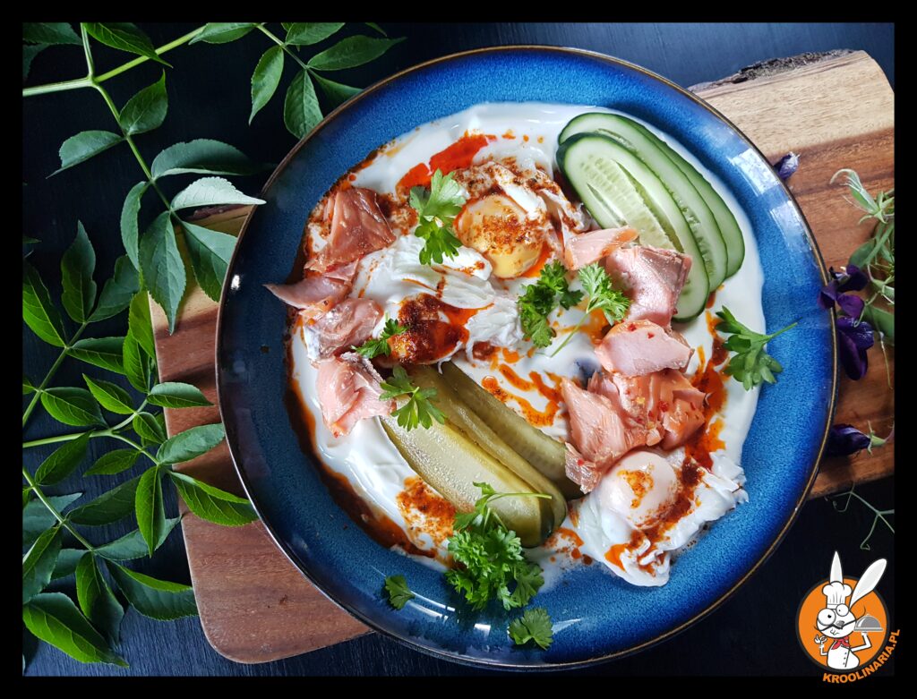 jajka w koszulce z łososiem 