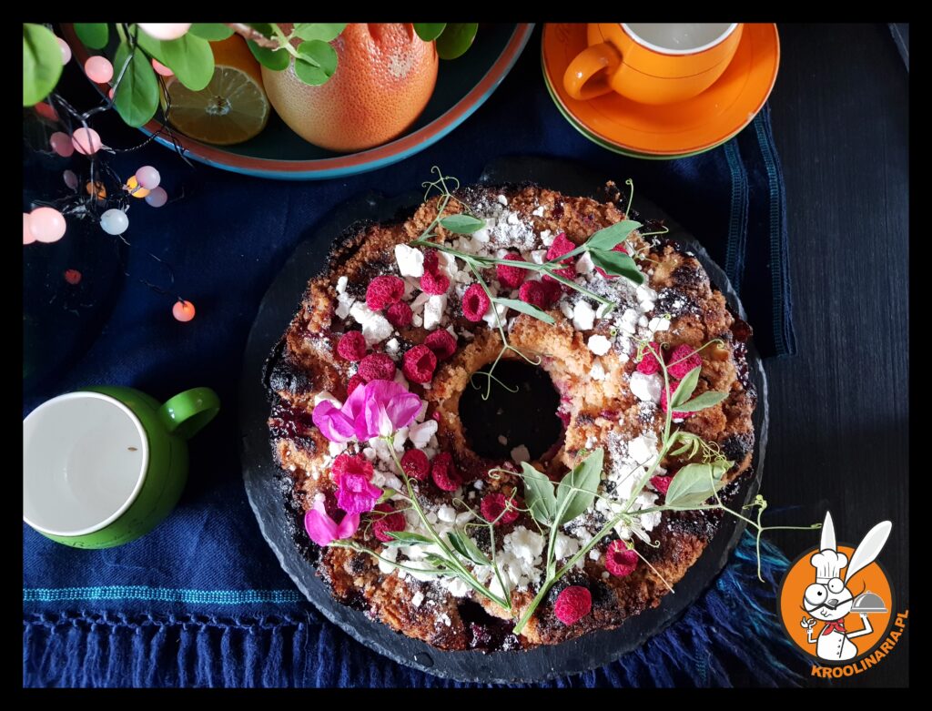 ciasto z kruszonką i śwlikami 