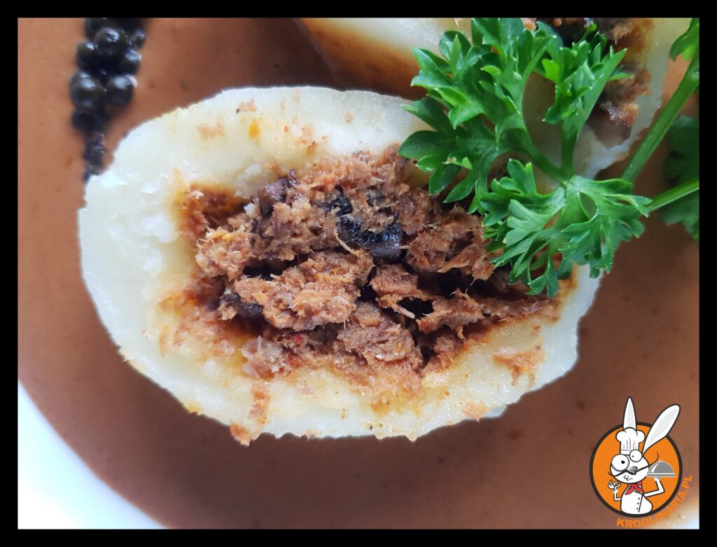 kluski faszerowane grzybami i mięsem 