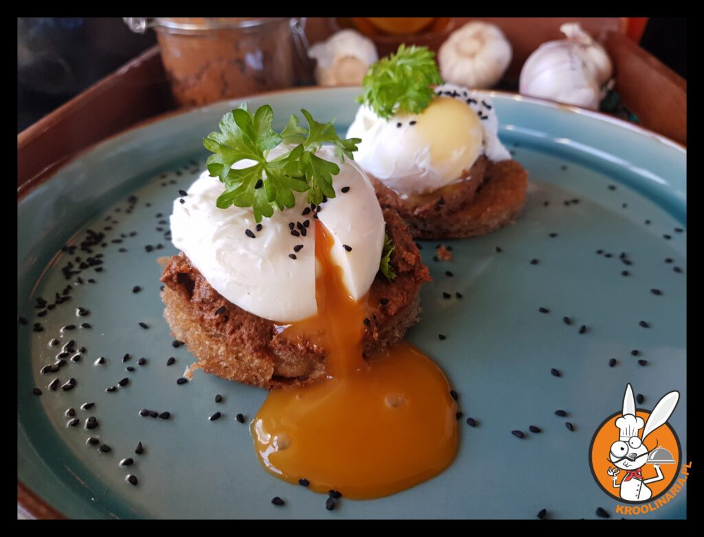 pasta z wątóbki z jajkiem w koszulce Podrzucam