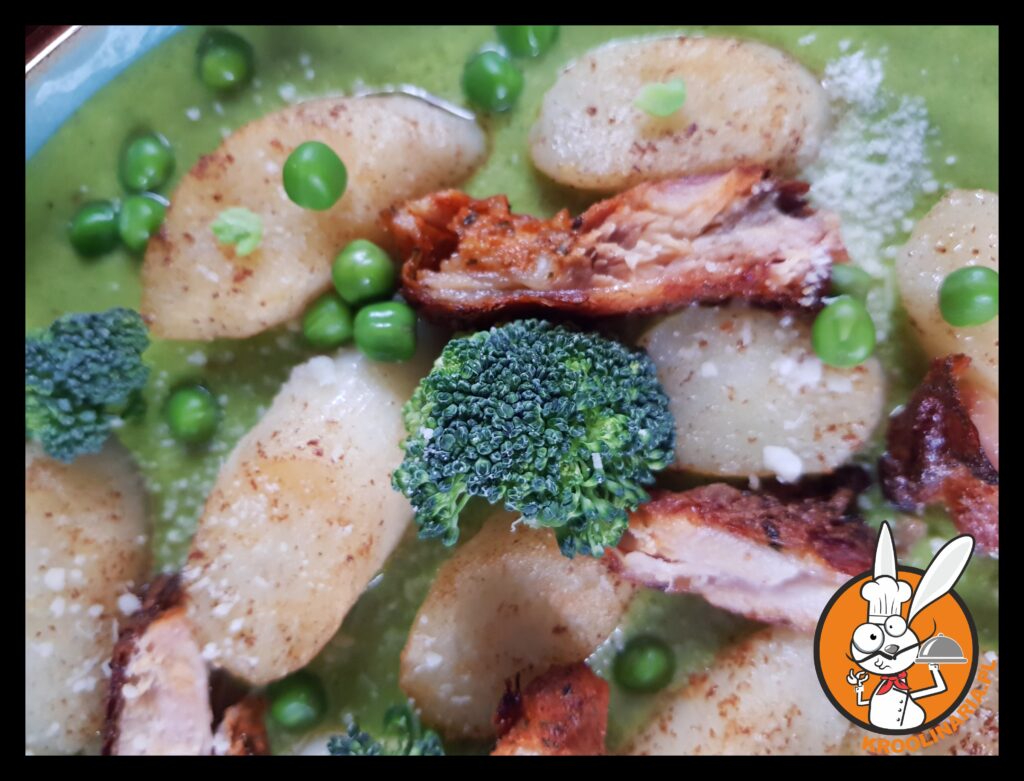 kluski z zielonym sosem