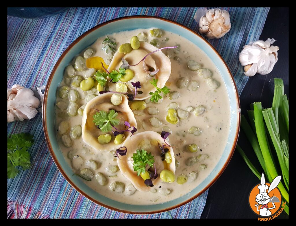 pierogi z farszem z bobu 
